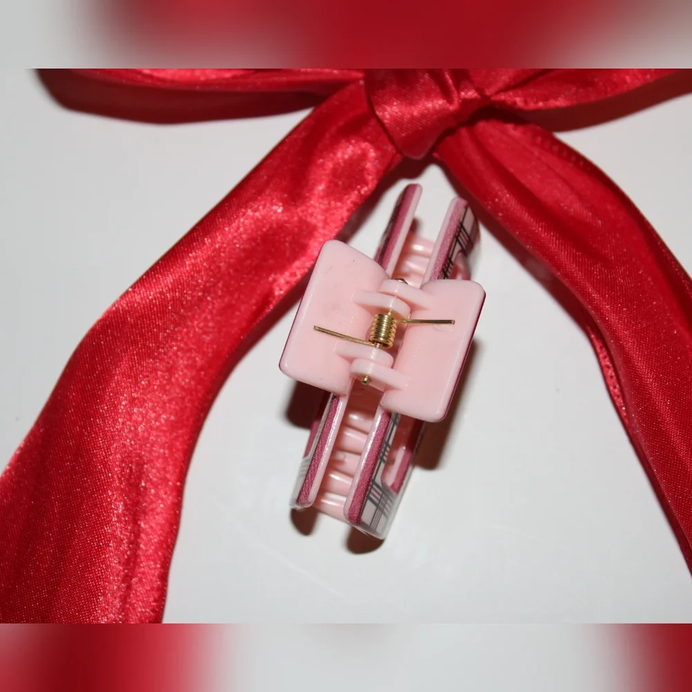 Sweetheart Sampler Mini Claw Clip - Love Letter Plaid